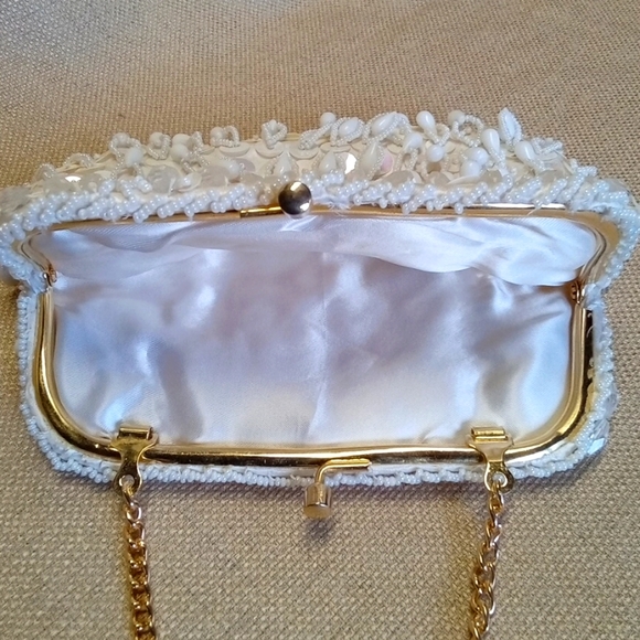 Vintage White Satin and Beaded Evening Bag - Picture 5 of 9
